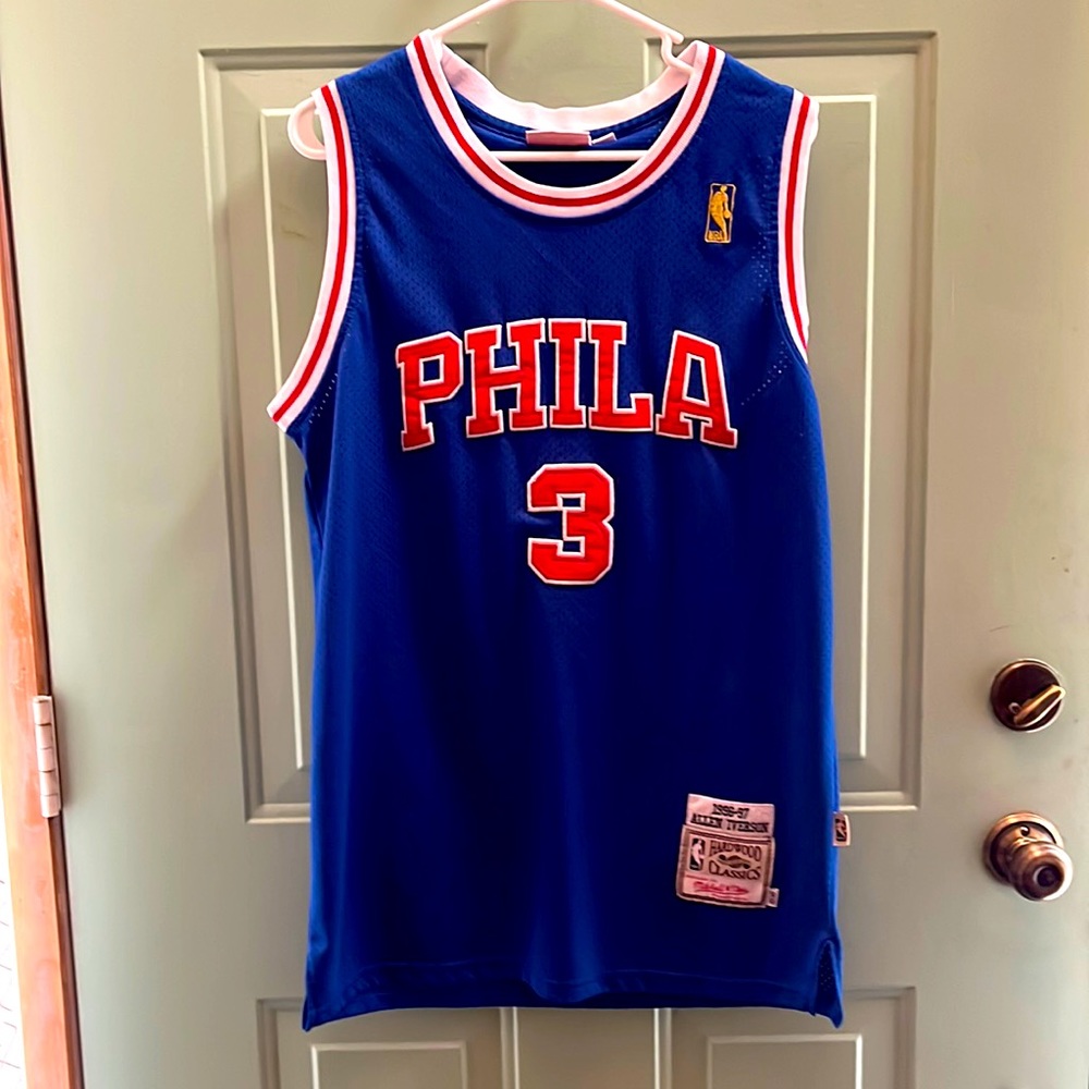 Iverson “3” NBA jersey by Mitchell & Ness. Excellent condition.  40 medium.